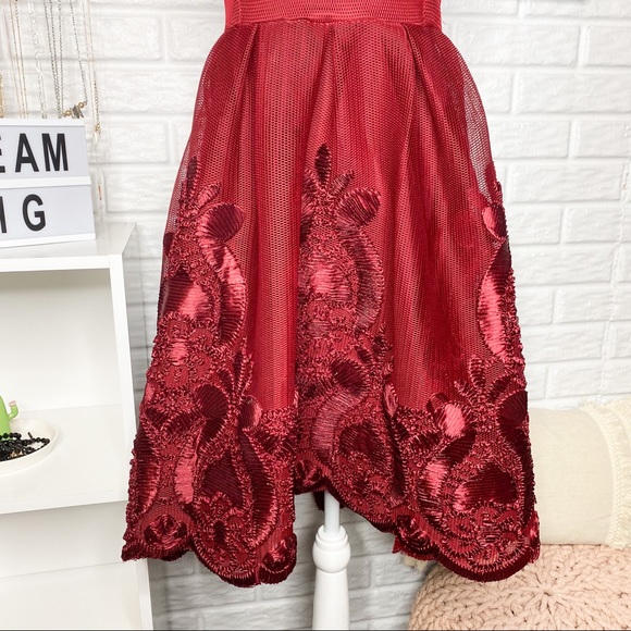 Akira Chicago Maroon Mesh Embroidered Dress Size L - Picture 2 of 7